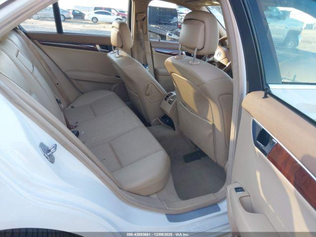 Mercedes-Benz C-Class Luxury 4matic Image 12