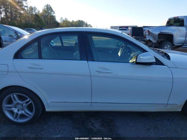 Mercedes-Benz C-Class Luxury 4matic Image 7