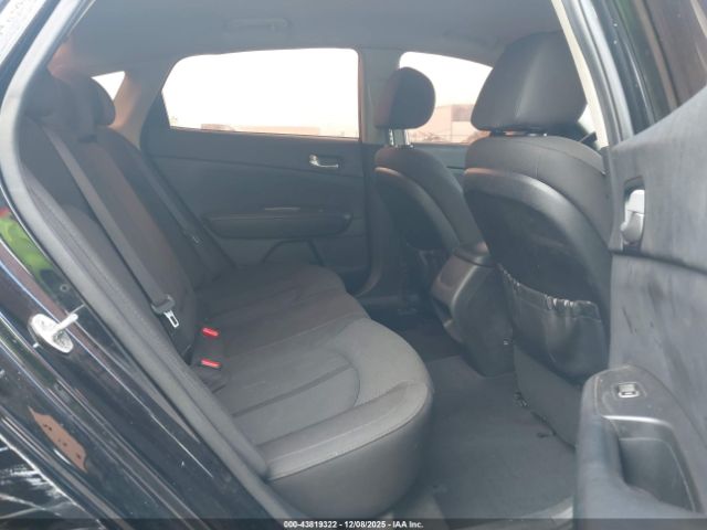 Kia Optima Lx Image 15