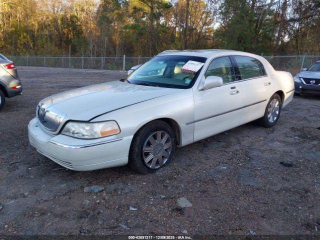 Lincoln Towncar Ultimate Image 4