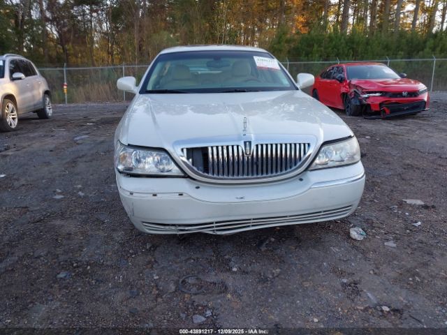 Lincoln Towncar Ultimate Image 5