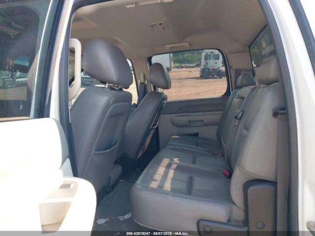 Chevrolet Silverado 3500 Work Truck Image 7