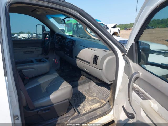 Chevrolet Silverado 3500 Work Truck Image 15