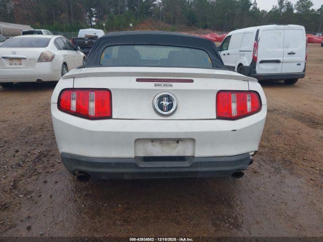 Ford Mustang V6 Image 12
