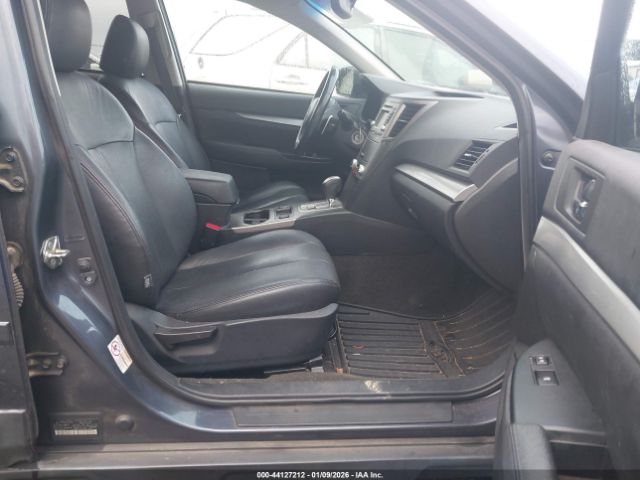 Subaru Outback 2.5i Premium Image 15