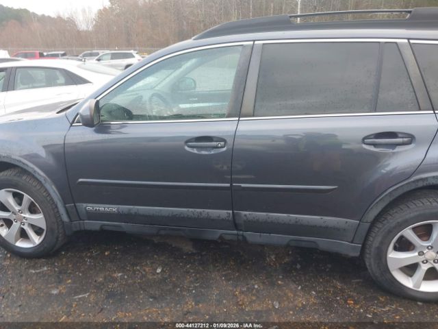 Subaru Outback 2.5i Premium Image 11