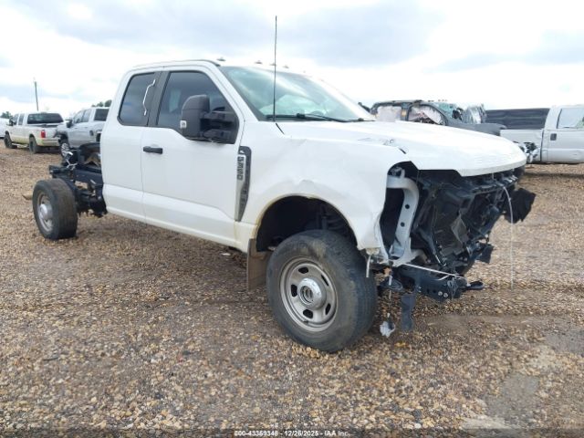 Ford F-350 Xl Image 1