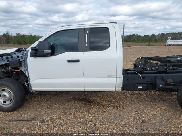 Ford F-350 Xl Image 12